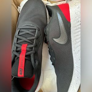 Nike Revolution 5 Black Red Men Running ShoesSneakers BQ3204-003 Size 11